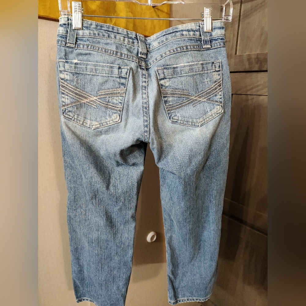 ***Ae'ropostale Distressed Ankle Jeans (Size 1/2) - Picture 2 of 4